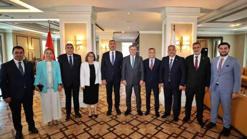 AK Parti Gaziantep heyetinden Ankara’da Bakanlarla görüştü