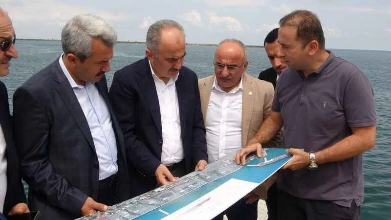 Rize'nin yeni valisi İhsan Selim Baydaş ayağının tozu ile yatırımları yerinde inceledi