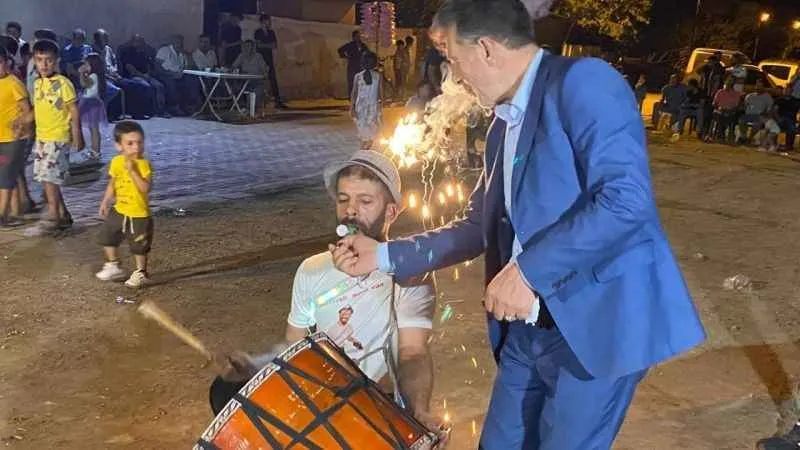 Elazığlı davulcunun yaptığı şov hayran bıraktı