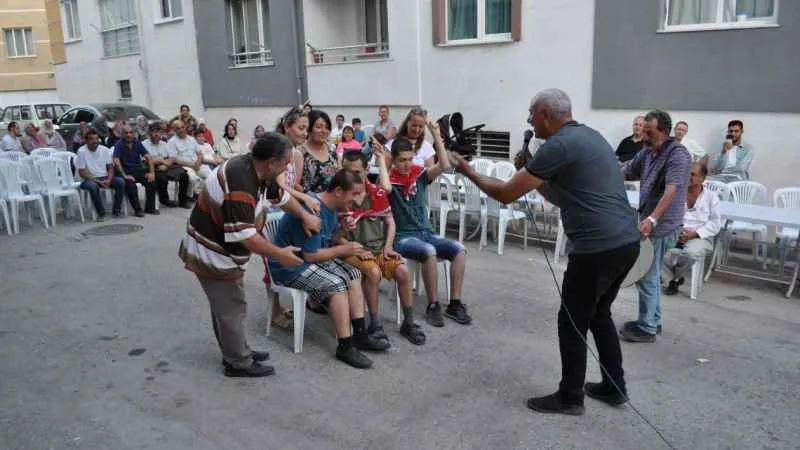 Askerlik çağına gelen engelliler için eğlence 