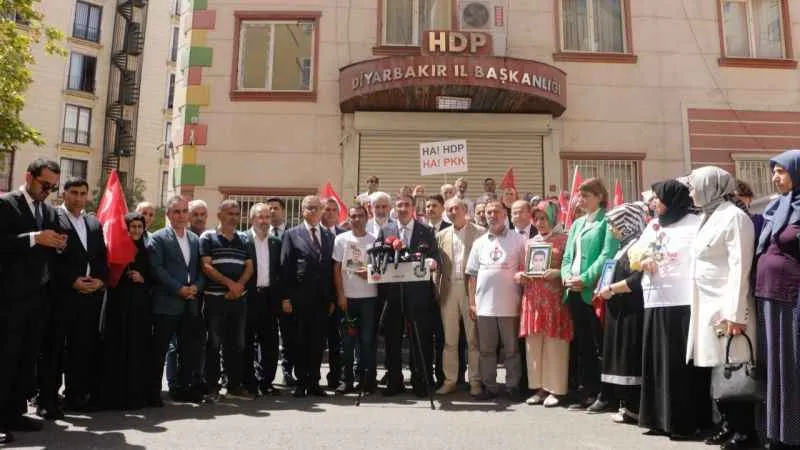 Cevdet Yılmaz, Diyarbakır anneleriyle bir araya geldi