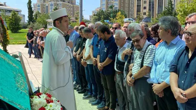 Hastane odasında ölü bulunan ünlü doktor son yolculuğuna uğurlandı