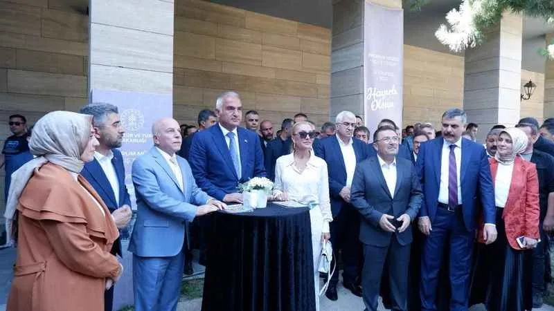 Palandöken Kültür Yolu Festivali Bakan Ersoy'un katılımıyla başladı