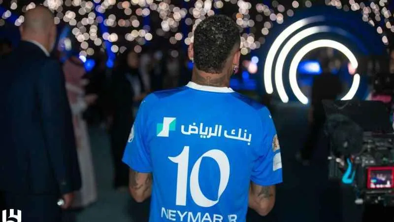 Neymar, görkemli törenle Al Hilal taraftarıyla buluştu