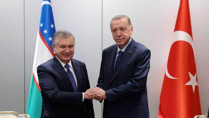 Cumhurbaşkanı Erdoğan, Özbekistan Cumhurbaşkanı Mirziyoyev ile görüştü
