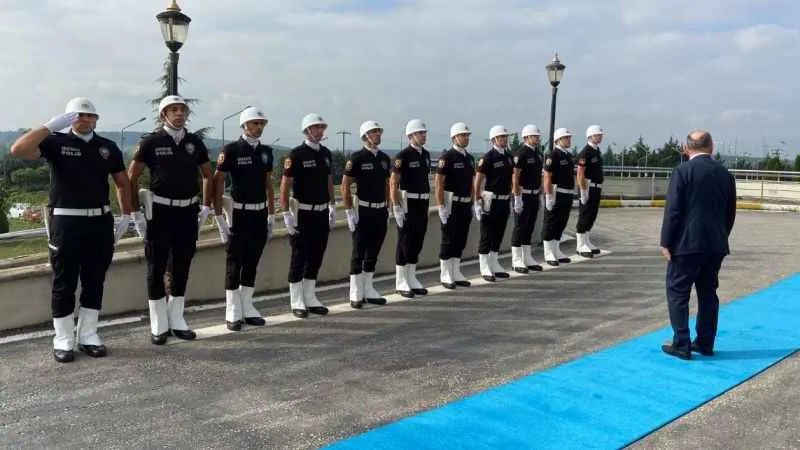 Vali Yaşar Karadeniz Sakarya’da görevine başladı