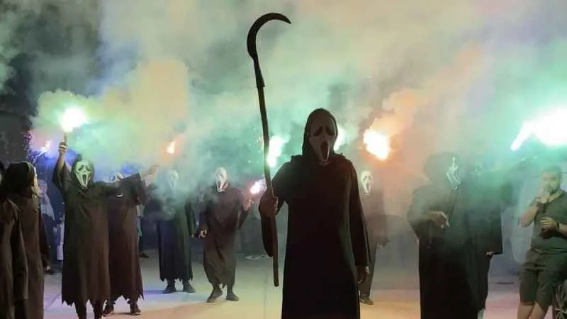 Damat eğlencesi film sahnelerini aratmadı 