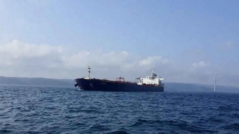 Sarıyer açıklarında petrol tankeri arızası nedeniyle gemi trafiği askıya alındı