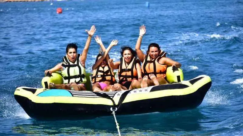 Yaz mevsiminin vazgeçilmez eğlencesi su sporlarına rağbet devam ediyor