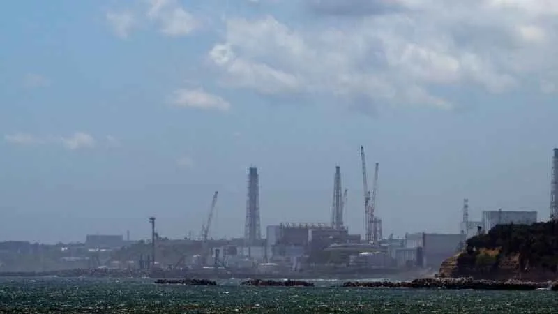 Fukushima Nükleer Santrali'ndeki arıtılmış radyoaktif su denize boşaltılmaya başlandı