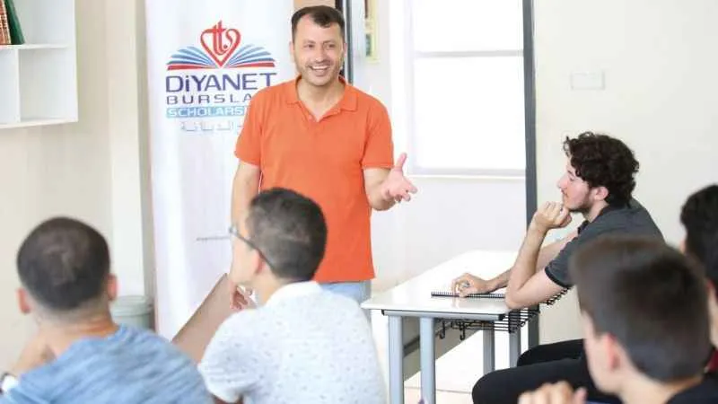 Diyanet Bursları 2023 Yılı II. Kabul Dönemi başvuruları başladı