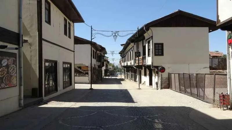 Malatya'nın lezzet caddesi sessizliğe gömüldü