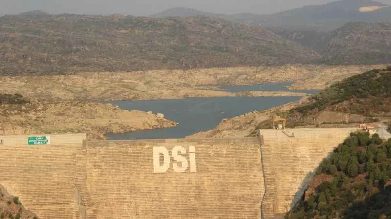 Adnan Menderes Barajı, alarm veriyor