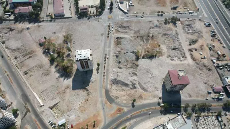 Depremin simgesi Ebrar Sitesi’nde enkaz kalmadı