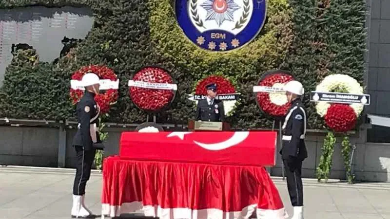 Şehit polis için İstanbul Emniyet Müdürlüğü’nde tören düzenlendi