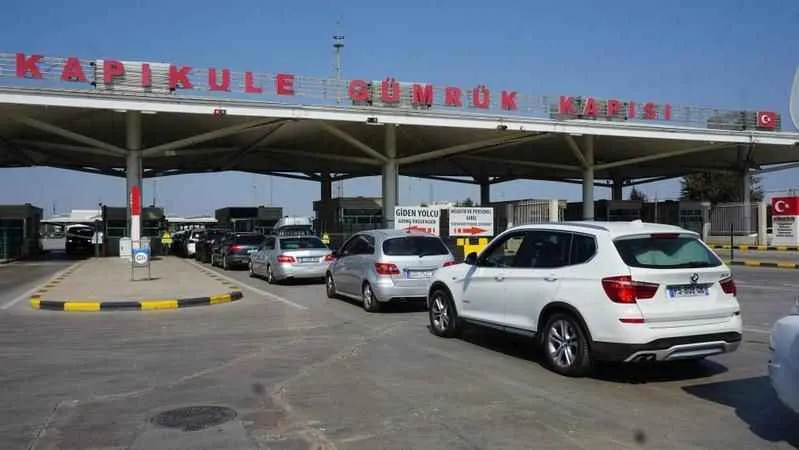 Yaz tatillerini Türkiye'de geçiren gurbetçilerin Avrupa'ya dönüş yolculuğu sürüyor