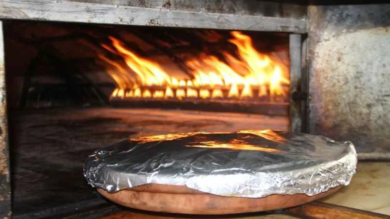 Tam 3 saat fırında pişiyor, sipariş yağıyor