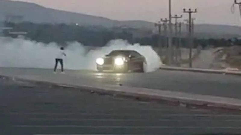 Hastane otoparkında drift yapan 19 yaşındaki sürücüye 37 bin 594 lira ceza