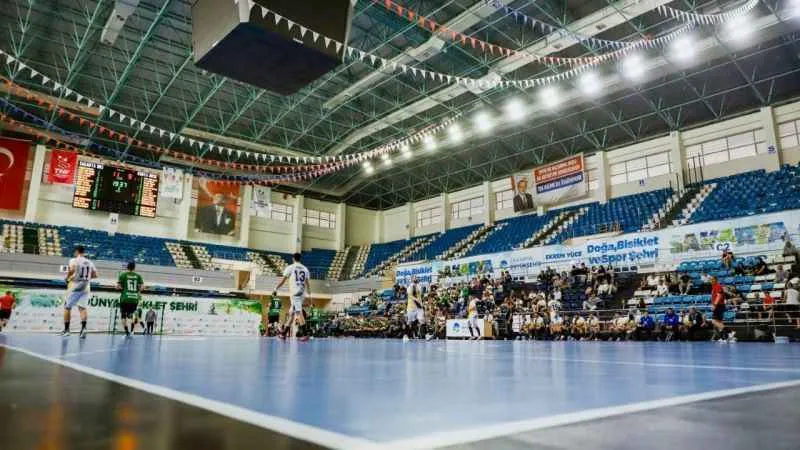 Hentbolun devleri Sakarya’da parkeye çıkacak