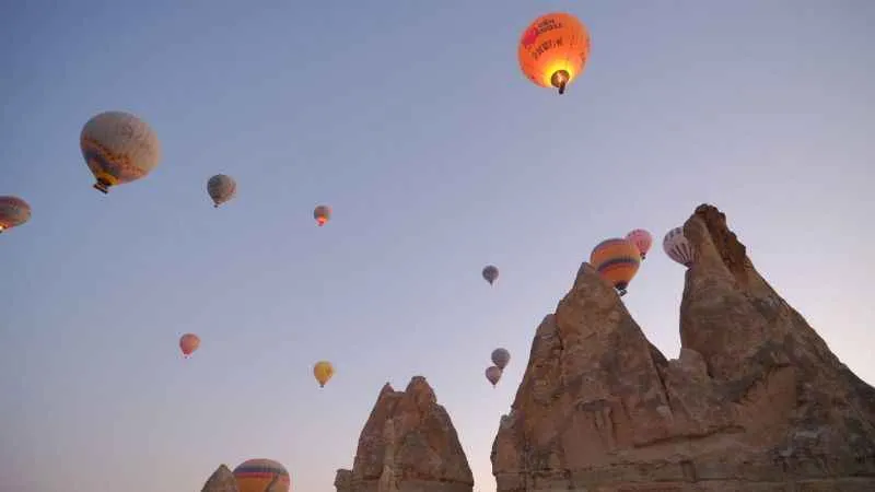 Kapadokya’da sıcak hava balonları 30 Ağustos Zafer Bayramı için uçtu