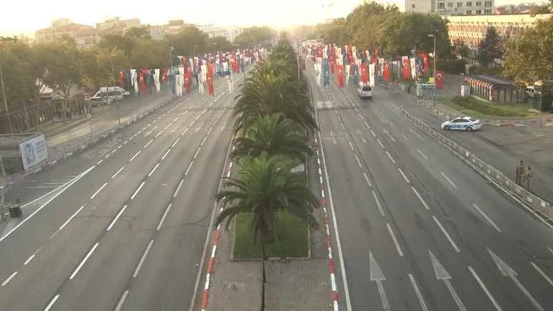 İstanbul'da bazı yollar trafiğe kapatıldı