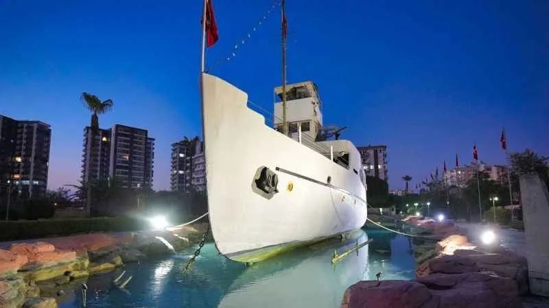 Nusret Mayın Gemisi, 8 ayda 32 bin yerli ve yabancı turist ağırladı