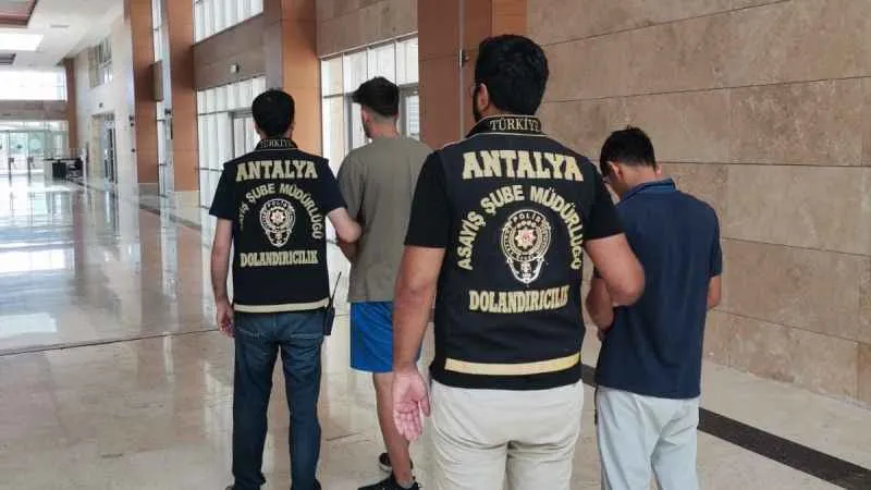 Antalya’da kendisini polis olarak tanıtıp 1 milyon 600 bin liralık vurguna 6 gözaltı