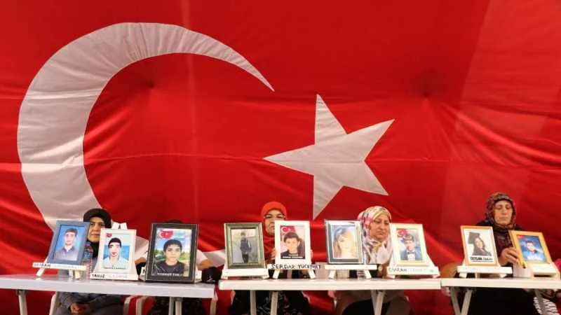 Diyarbakır anne ve babalarının evlat nöbeti 5’inci yılına giriyor