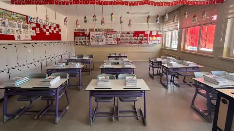 2023-2024 eğitim öğretim yılı için yardımcı kaynaklar okul sıralarında