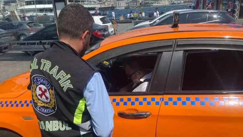 Eminönü’nde taksi denetimi