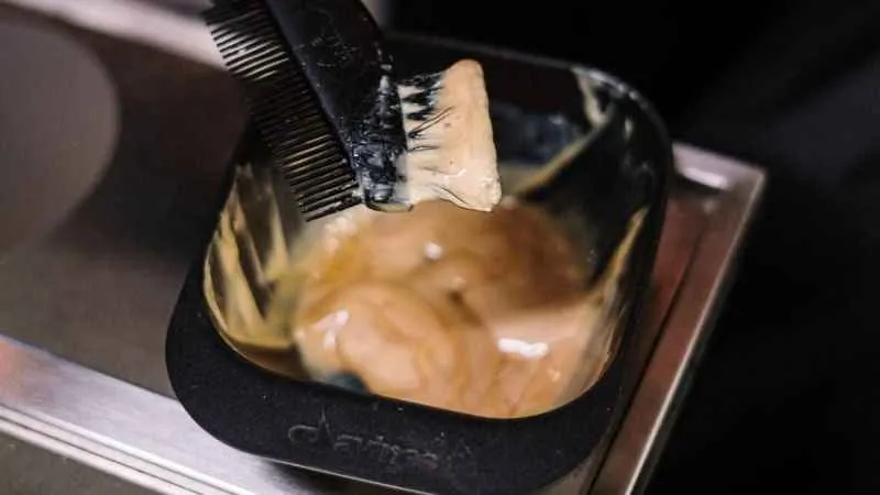 Saç boyasındaki PPD alerjiye yol açabilir