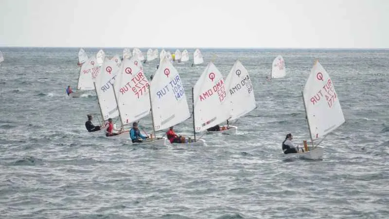 Marmara Denizi'nde 5 ülkenin katılımıyla yelken yarışları başladı