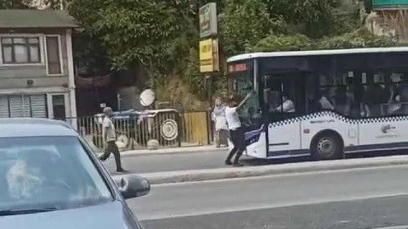 Bu sefer yaya, otobüse çarptı