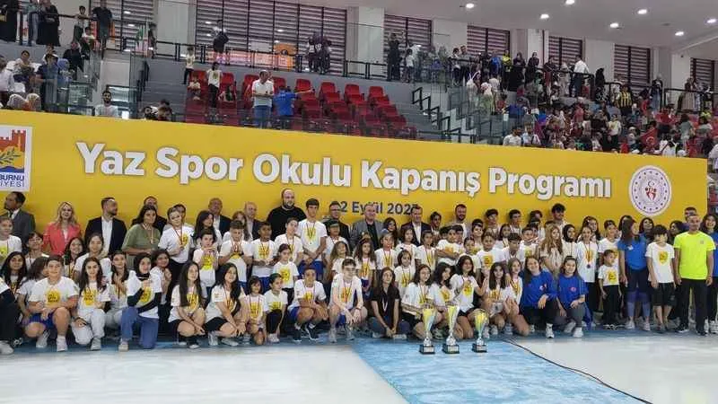 Bakan Bak: "En büyük hedefimiz ve mücadelemiz bağımlılıkla, uyuşturucu ile mücadele"