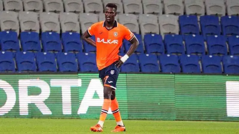 Ousseynou Ba, Başakşehir formasıyla ilk maçında kırmızı kart gördü