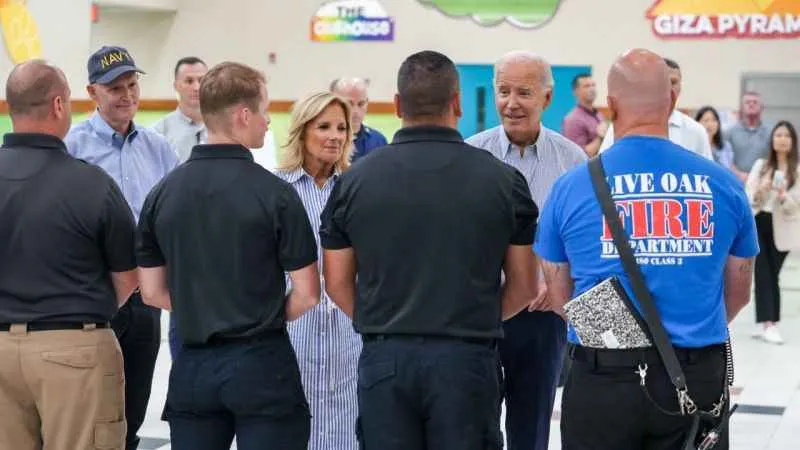 ABD Başkanı Biden, Idalia Kasırgası'nın vurduğu Florida'yı ziyaret etti