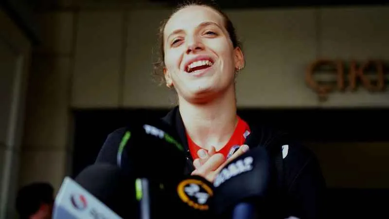 Cansu Özbay: “Bu daha başlangıç, inşallah çok daha güzel kupalar kazanacağız beraber”