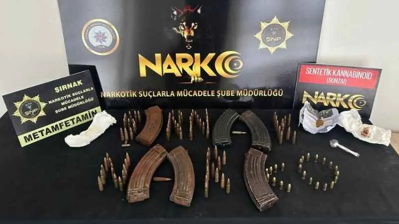 Şırnak’ta araçta yüzlerce silah parçası ve mermi ele geçirildi