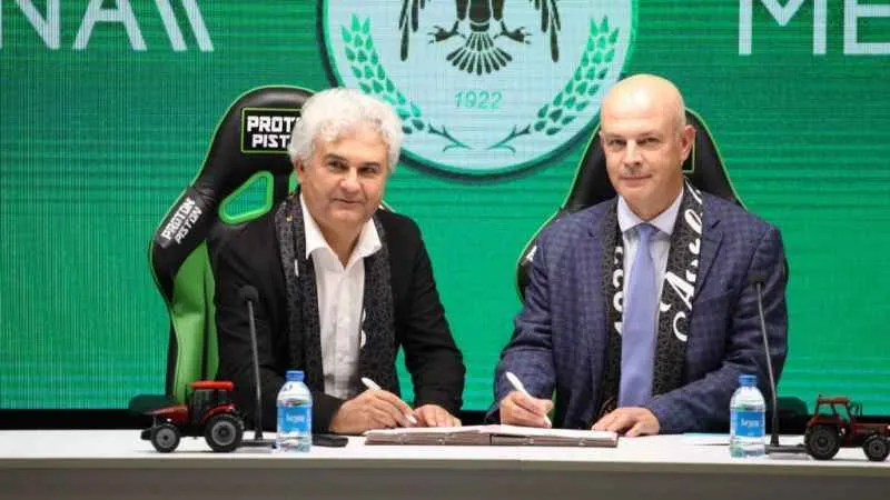 Medicana ile Konyaspor sağlık sponsorluğu anlaşmasını tazeledi