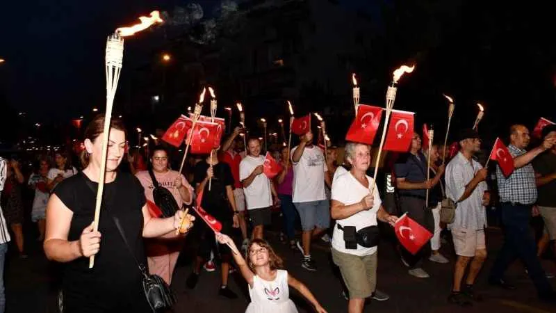 Kuşadası’nda kurtuluşun 101’inci yılına coşkulu kutlama