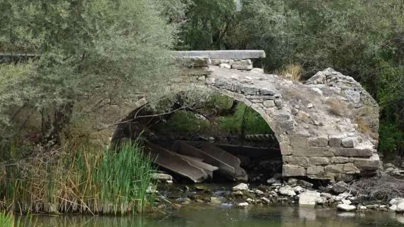 Kanuni'yi Rodos seferine götüren tarihi köprü yok oluyor
