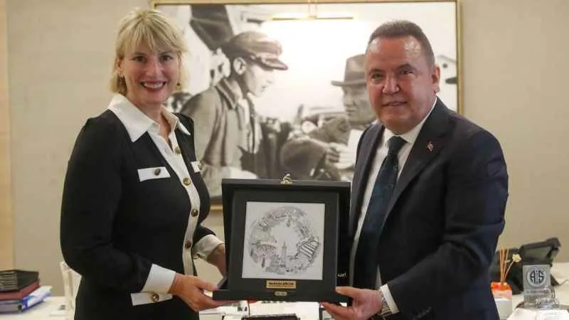 İngiltere Büyükelçisi Morris: "İngiliz vatandaşlar Antalya'da mutlu"