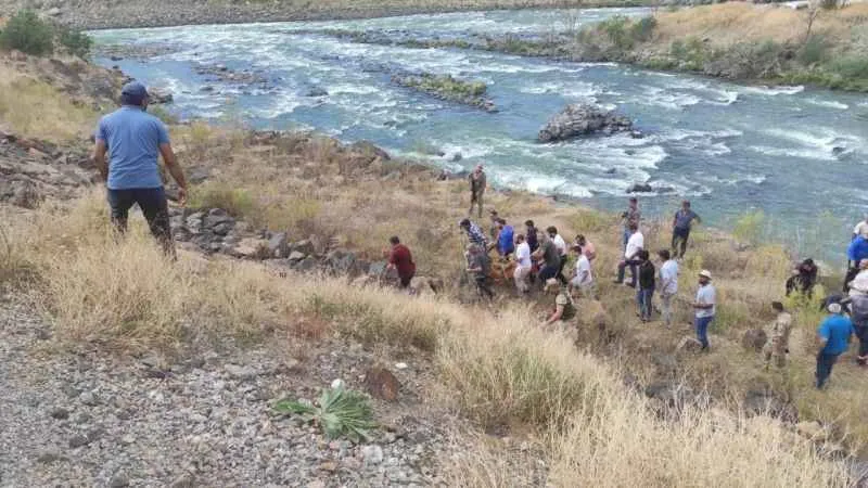 Ayağının kayması sonucu kayalıktan Murat Nehri’ne Abdülkadir Süzme şahıs boğuldu