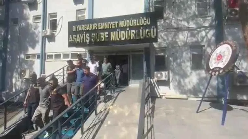  Kapkaç çetesi Diyarbakır Emniyetinden kaçamadı