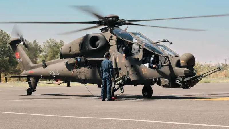 Türkiye’nin ilk kadın taarruz helikopter pilotu Diyarbakır semalarında bakım uçuşu gerçekleştirdi