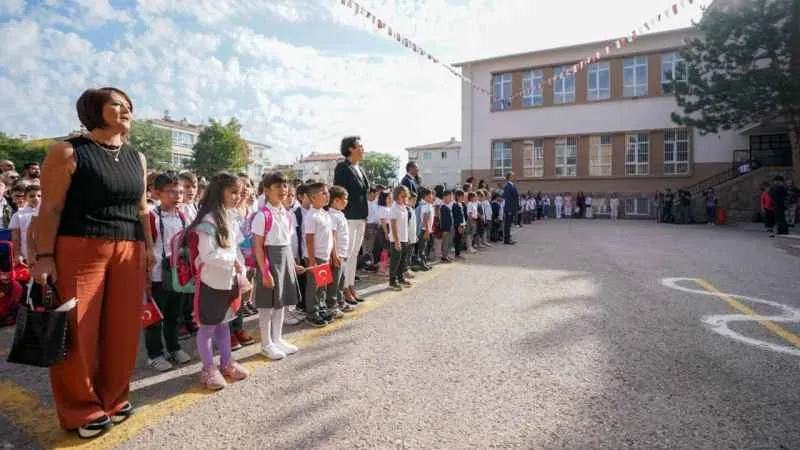 Okula gelen veliler ile ziyaretçilerin kayıtları tutulacak
