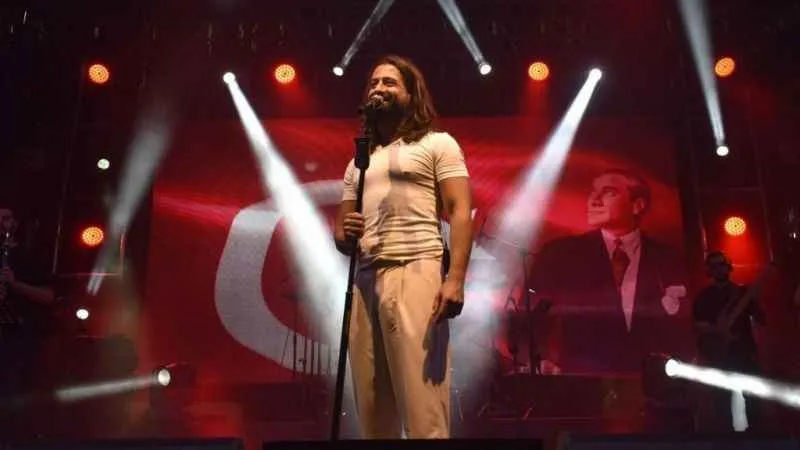 Havran Millet Bahçesinde, Koray Avcı rüzgarı esti