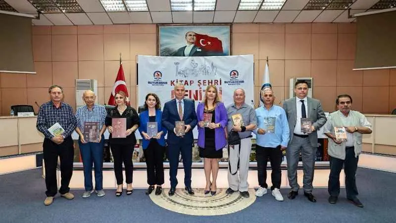 Büyükşehirden Kitap Şehri Denizli’ye 208 eser