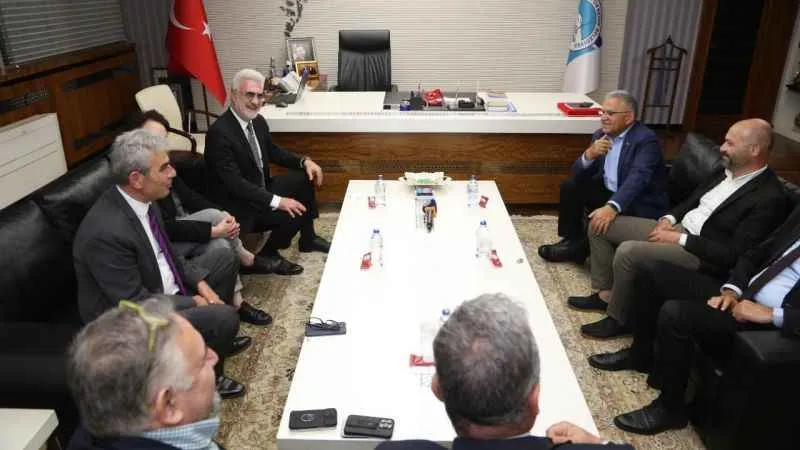 Devlet tiyatroları Genel Müdürü Karadağlı Kayseri'deydi