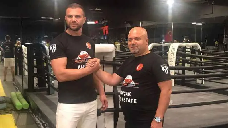 Terminatör lakaplı boksör Kadir Yıldırım: "Errol Zimmerman’ı emekli edeceğim"